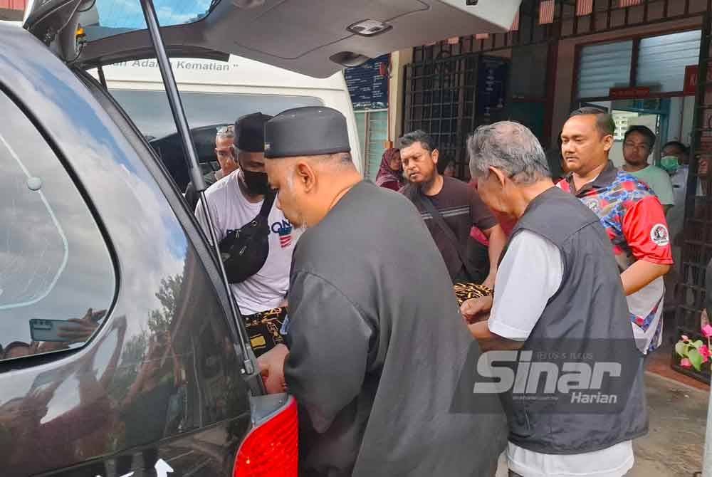 Jenazah Allahyarham Abdul Aziz dan Muhammad Alif Hakymie dituntut ahli keluarga bagi proses pengebumian.