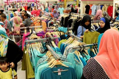 Memasuki minggu ketiga Ramadan ini, orang ramai nampaknya sudah mula sibuk membuat persiapan menyambut Aidilfitri tidak lama lagi. Gambar hiasan