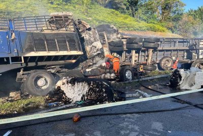 Keadaan treler yang terbabit dalam nahas di Kilometer 331.8 Lebuhraya Utara Selatan arah utara berhampiran kawasan Rehat dan Rawat (R&R) Tapah Selasa.