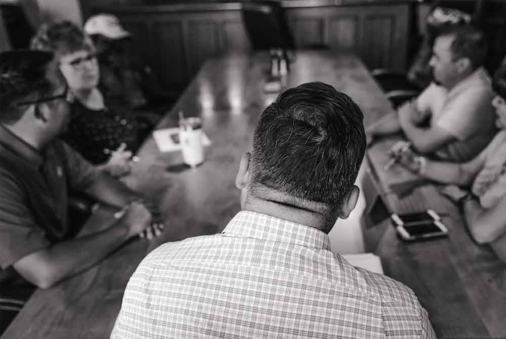 Cara, gaya dan kandungan interaksi itu mengambil kira di mana, dengan siapa dan dalam keadaan apa kita berkata-kata. Foto Pexels