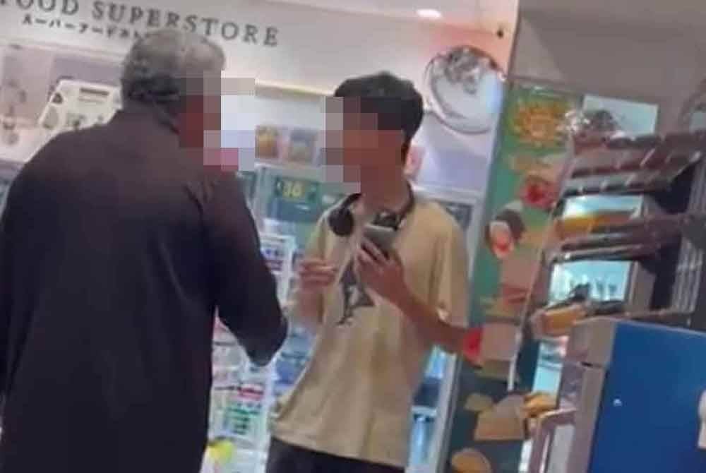 Kejadian seorang lelaki warga emas Melayu yang menampar pemuda Cina di sebuah kedai serbaneka di Johor Bahru kerana tidak berpuasa sangatlah dikesalkan.