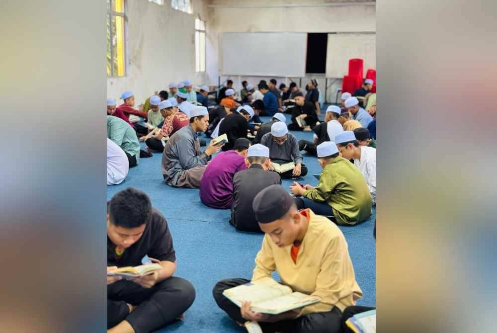 Pelajar MSTG bertadarus al-Quran