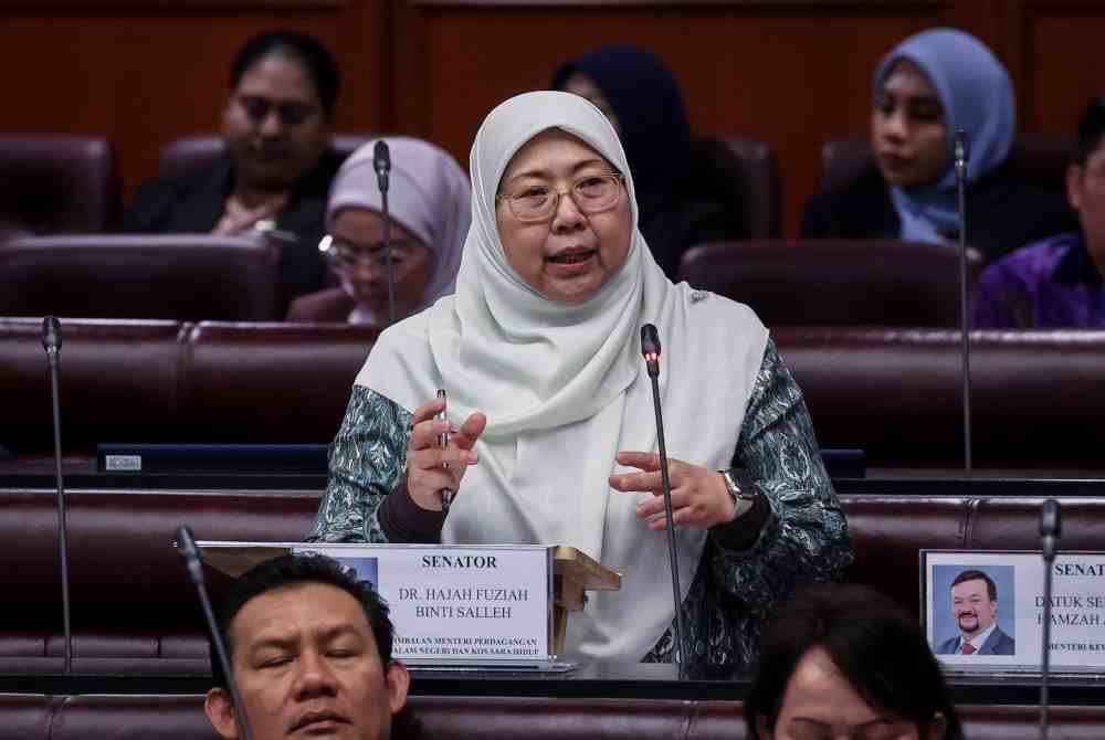 Fuziah menjawab Pertanyaan-pertanyaan bagi Jawab Lisan dalam Mesyuarat Pertama Penggal Keempat Parlimen ke-15 di Dewan Negara pada Khamis. Foto Bernama