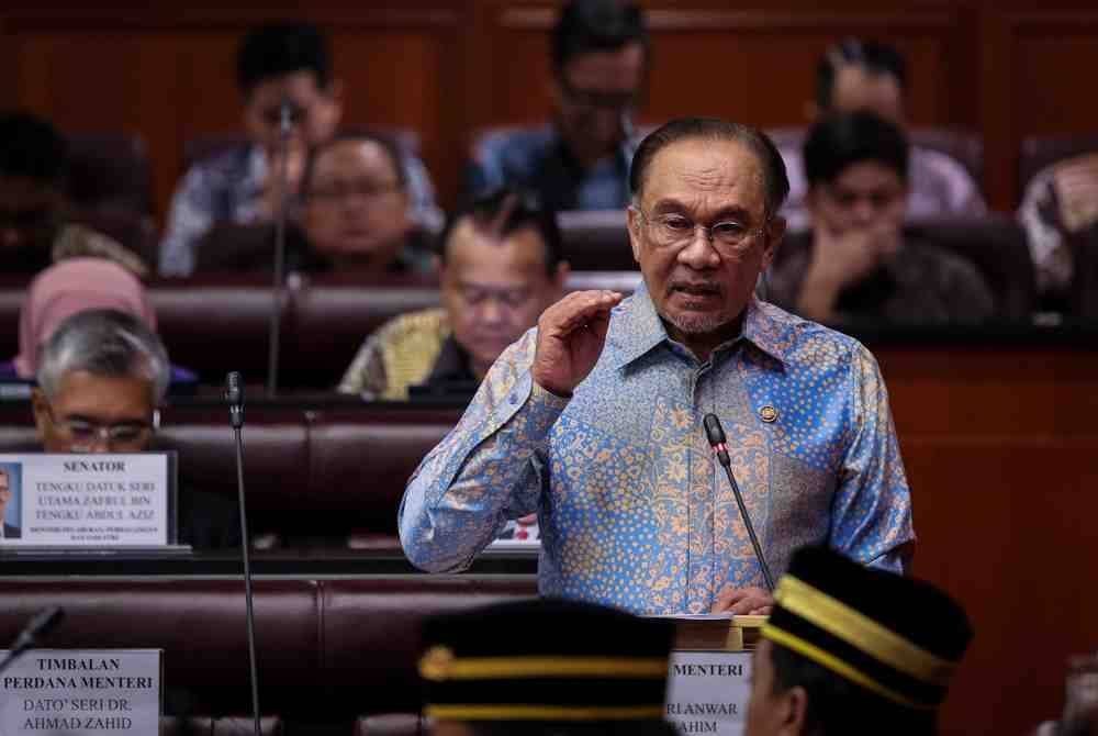 Anwar pada Mesyuarat Pertama Penggal Keempat Parlimen ke-15 di Dewan Negara pada Khamis. Foto Bernama