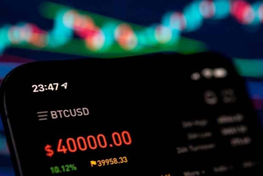 SC berkata, para pelabur diperdaya untuk mempercayai bahawa mereka sedang mengambil bahagian dalam dagangan yang sah, sedangkan wang mereka sebenarnya diseleweng oleh penipu. Gambar hiasan