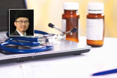 Islam tidak menghalang sebarang perubatan moden selagi ia tidak bertentangan dengan akidah serta syariah Islam. (Foto 123rf) Gambar kecil: Mahyuddin