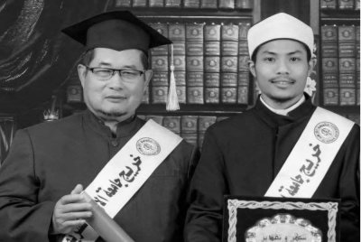 Mohd Nazri (kiri) bersama anak lelakinya Muhammad Hamas (Kanan) meninggal dunia ketika dalam perjalanan ke masjid.