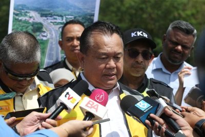 Alexander Nanta Linggi.