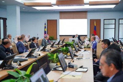 Dr Zaliha mempengerusikan Mesyuarat Ketua-Ketua Agensi Jabatan Wilayah Persekutuan di sini pada Jumaat.