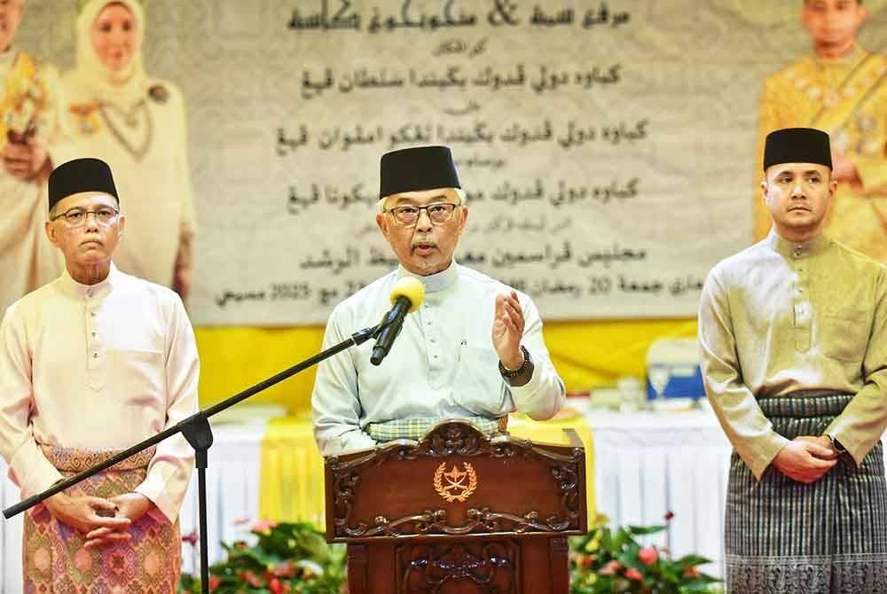 Al-Sultan Abdullah (tengah) ketika bertitah sempena perasmian MTAR di Tanjung Gahai, Lipis pada Jumaat.
Foto ihsan Pahang Media