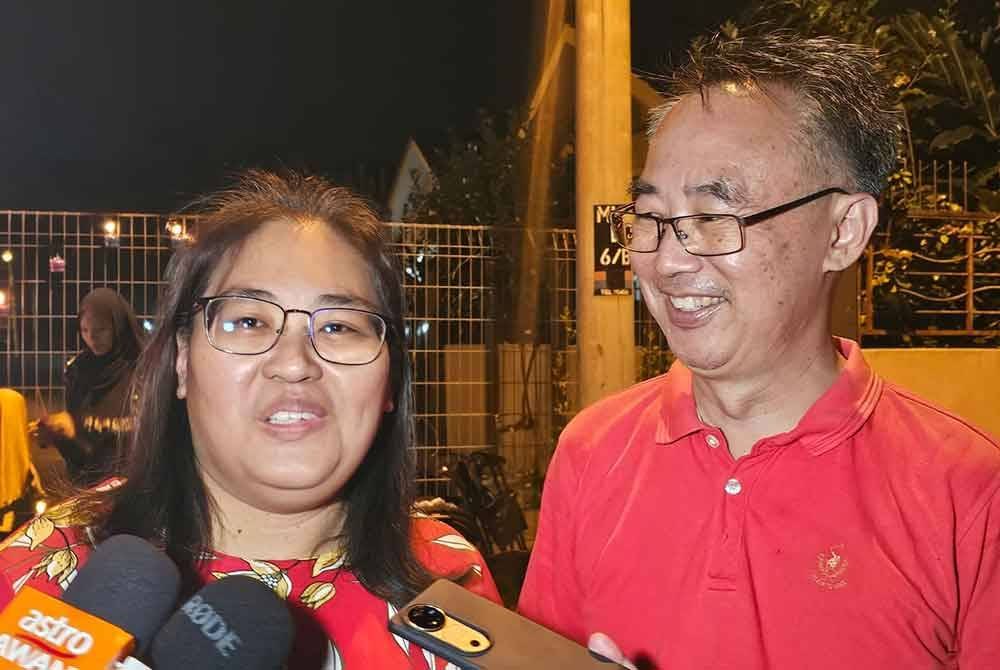 Elaine Phan dan suami, Liew Kin Kong gembira dikelilingi komuniti yang mementingkan hubungan baik antara kaum.