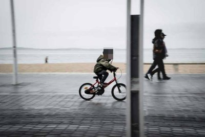 Seorang wanita warga emas maut selepas dirempuh kanak-kanak lelaki berusia lima tahun yang sedang belajar menunggang basikal di sebuah taman awam di Milan. Foto: Agensi