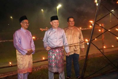Lebih 1,000 pelita raya akan dipasang di R&R Perasing sehingga malam raya bagi menyambut kepulangan perantau.