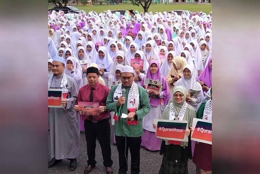 Warga Maahad Muhammadi Perempuan menyokong program Program World #QuranHour 2025.