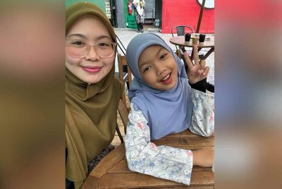 Puteri Seri Mawar (kanan) mendedahkan ada cubaan daripada lelaki dewasa untuk mendekati anak saudaranya di media sosial.