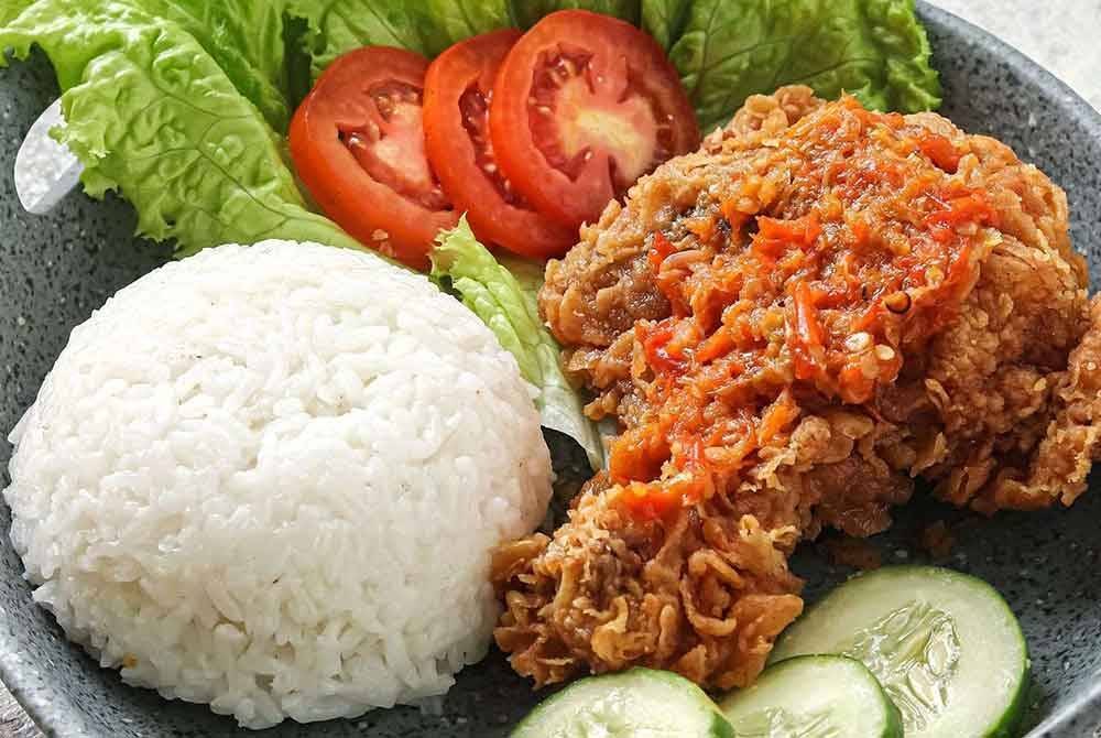Menu ayam geprek berjaya menjalinkan hubungan pasangan kekasih di Indonesia. - Agensi
