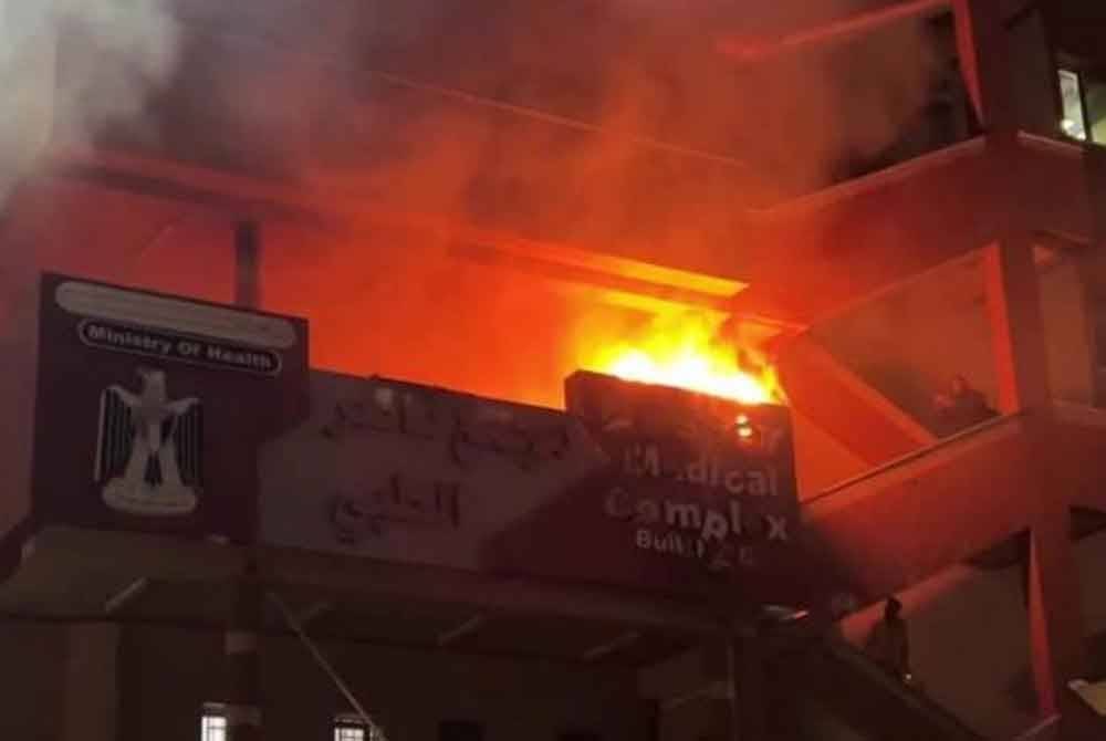 Tentera Israel melancarkan serangan ke atas hospital Nasser, hospital terbesar di selatan Gaza, pada Ahad malam yang mengorbankan lima individu, mencederakan beberapa yang lain serta mencetuskan kebakaran besar. Foto REUTERS