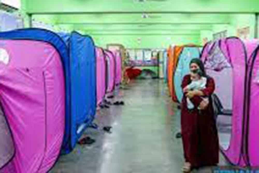 Situasi banjir di Johor dan Sarawak menunjukkan trend semakin pulih, manakala jumlah mangsa di Sabah dilihat meningkat sedikit setakat jam 8 pagi Isnin. Gambar fail Bernama