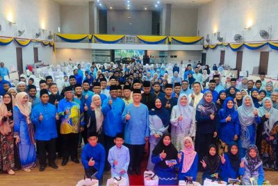 Tuanku Syed Faizuddin Putra dan Tuanku Dr Lailatul Shahreen berkenan mencemar duli menghadiri Majlis Santunan Mahabbah anjuran Yayasan Kebajikan Perlis dan Puspanita MPKangar pada Ahad.