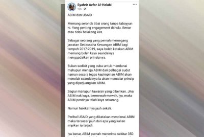 Hantaran Syahrir di laman Facebooknya mengenai dana USAID pada Ahad.