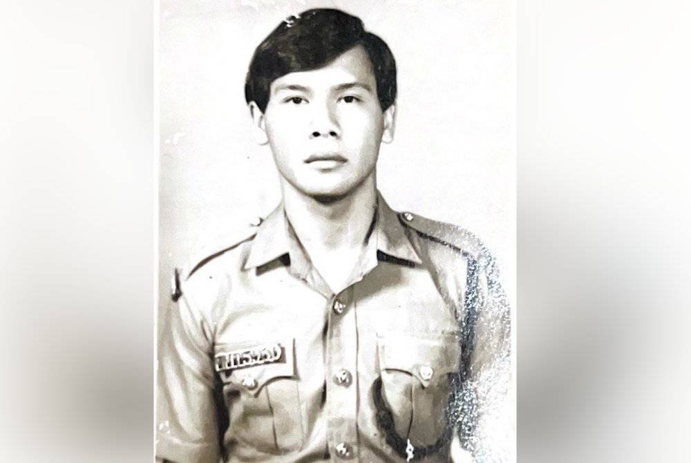 Foto Mohamad ketika baharu menyertai pasukan PDRM.