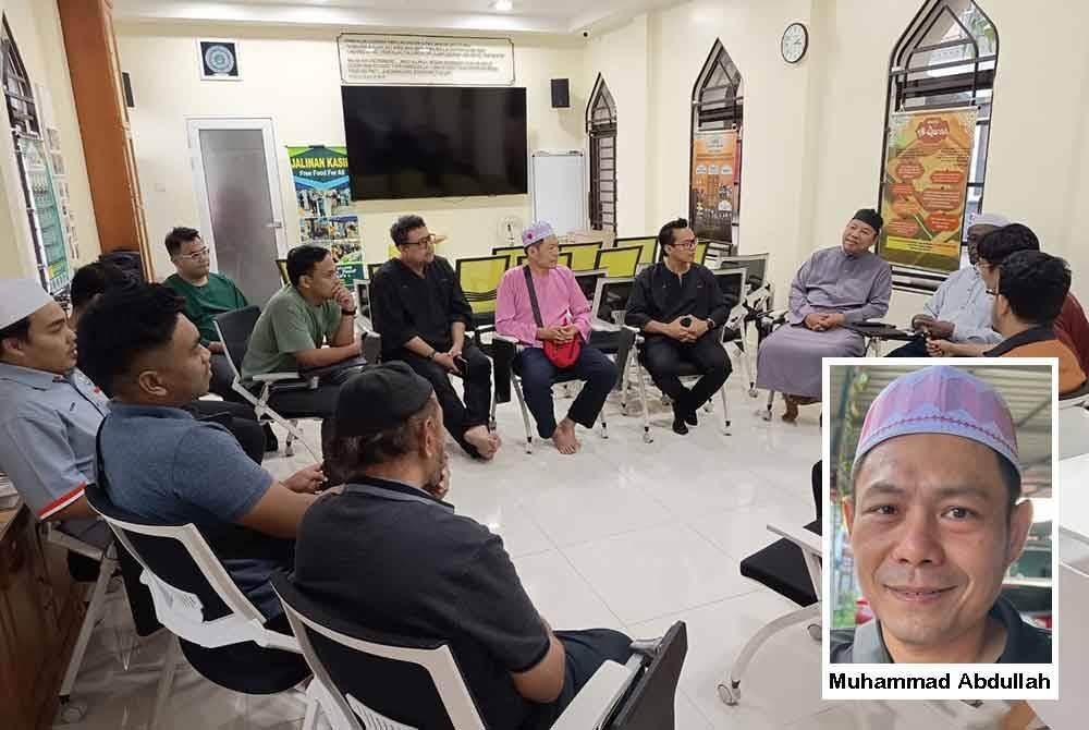 Muhammad Abdullah mengambil bahagian dalam kumpulan sokongan kalangan para mualaf di Kota Bharu.