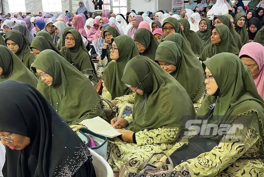 Rombongan dari Pasir Pekan bagi menyertai World #QuranHour di Madinah Ramadan, Kota Bharu. FOTO SINAR HARIAN-ADILA SHARINNI WAHID