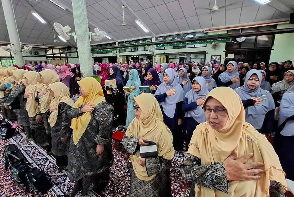 Penganjuran program World #QuranHour Peringkat Negeri Perak yang berlangsung di Masjid An-Nur, Masjid Daerah Kampar pada Selasa disertai hampir 20 Rumah Ngaji di sekitar Ipoh, Gopeng serta Kampar.