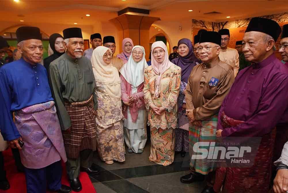 Tengku Ampuan Pahang, Tunku Azizah Aminah Maimunah Iskandariah Sultan Iskandar mencemar duli berangkat ke Program World #QuranHour 2025 di Masjid Sultan Ahmad Shah Universiti Islam Antarabangsa Malaysia (UIAM) pada Selasa.