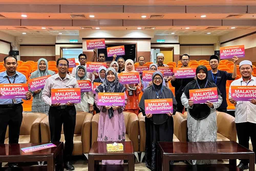 Kakitangan perubatan, termasuk jururawat dan doktor menyertai sesi tadabbur Surah al-Saff dalam program World #QuranHour kali ini bertempat di Auditorium Utama HRPZ II pada Selasa.