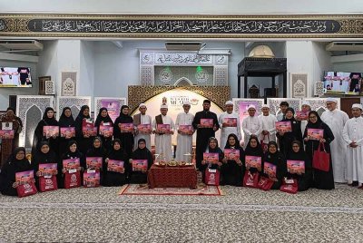 Sebahagian peserta yang menyertai program World #QuranHour di Masjid Mu'adz Bin Jabal pada Selasa.