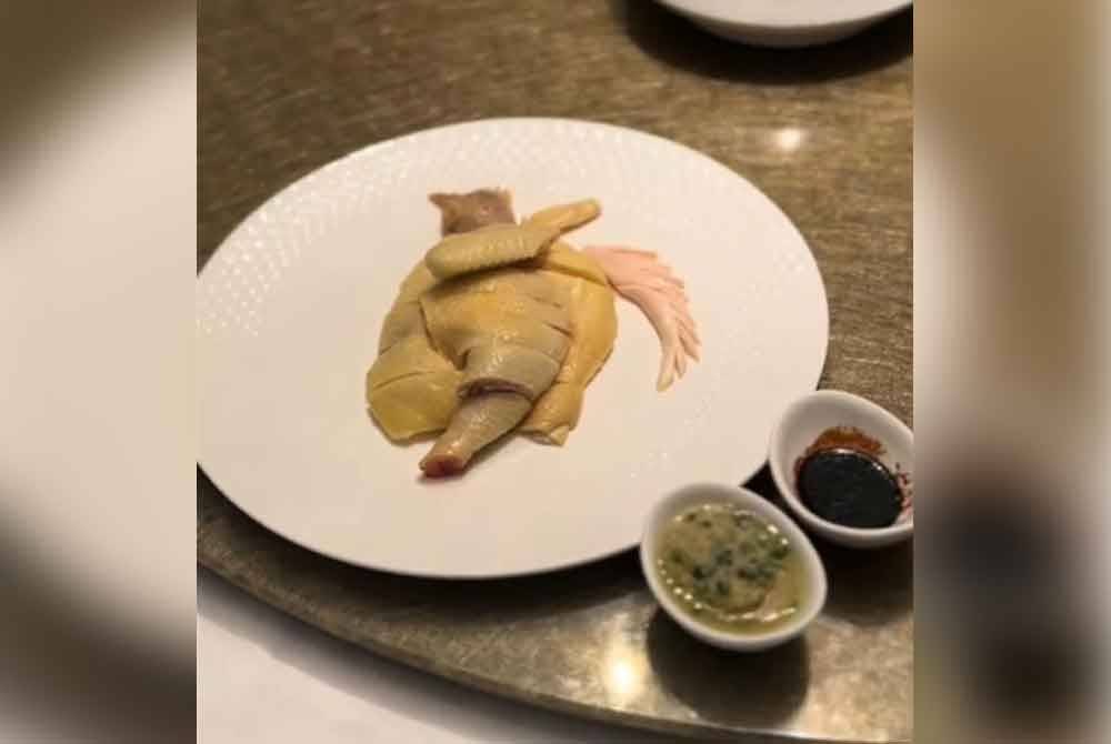 Hidangan ayam separuh berkenaan. Foto Agensi