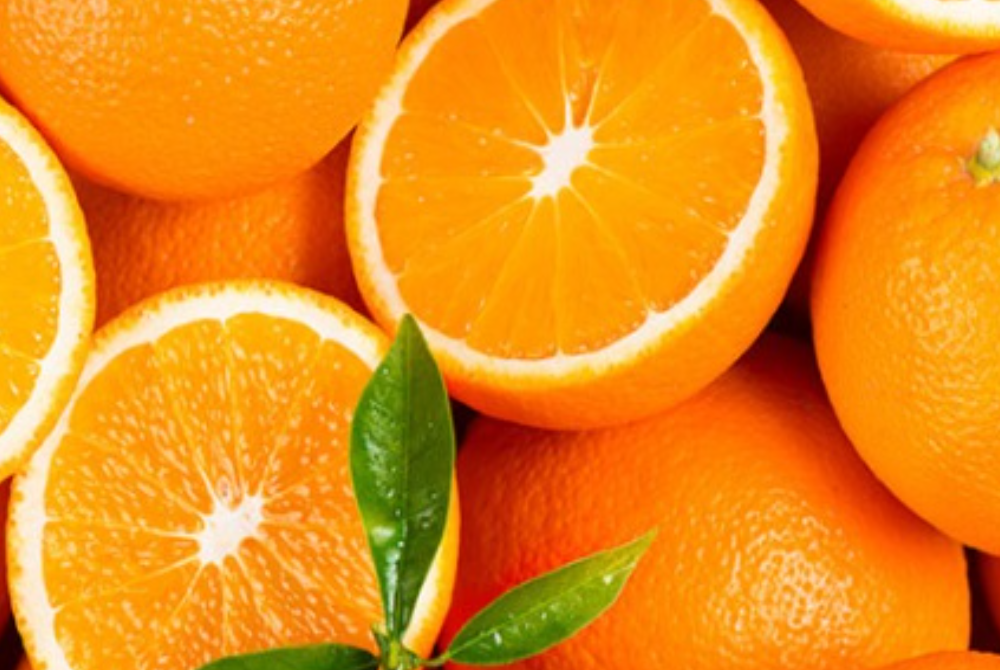 Tindakan tiga lelaki mencuri 16 guni buah oren di Kampung Paleran, daerah Umbulsari, Kabupaten Jember mengundang padah apabila seorang daripada mereka berjaya diberkas, manakala kenderaan yang digunakan pula dibakar penduduk hingga rentung. Foto hiasan