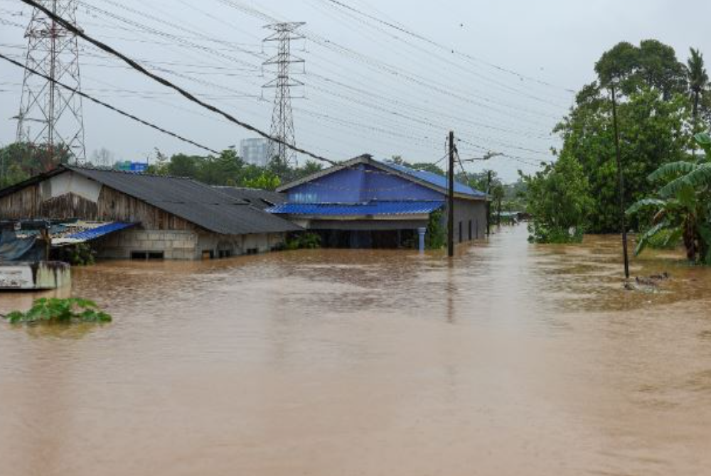 Jumlah mangsa banjir yang berlindung di PPS di Johor kekal 909 orang daripada 275 keluarga setakat 8 pagi ini. Foto fail