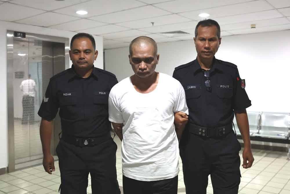 Seorang tukang rumah dipenjara enam tahun selepas mengaku bersalah atas pertuduhan pilihan menerima wang tebusan dalam kes penculikan seorang wanita di ladang kelapa sawit, Kampung Kuala Akob, dekat Hulu Terengganu, lapan tahun lalu.