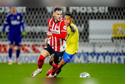 Perez (kiri) akan direhatkan pada baki musim ini selepas menghidap tibi.