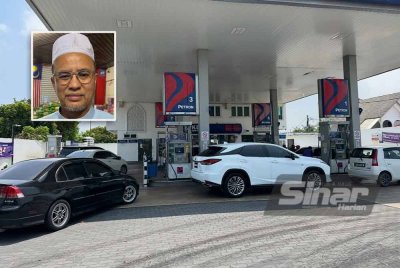 Stesen minyak di Kelantan akan beroperasi pada 1 Syawal. (Gambar kecil: Azman) FOTO SINAR HARIAN-ADILA SHARINNI WAHID