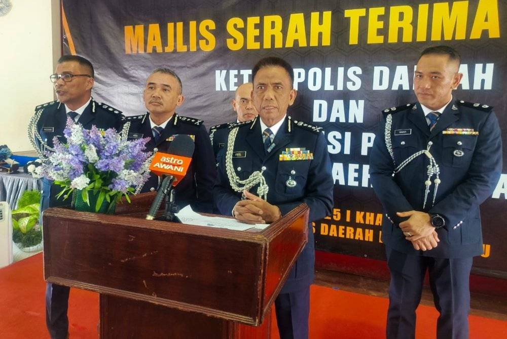 Fiso (tengah) pada sidang akhbar pada Khamis.