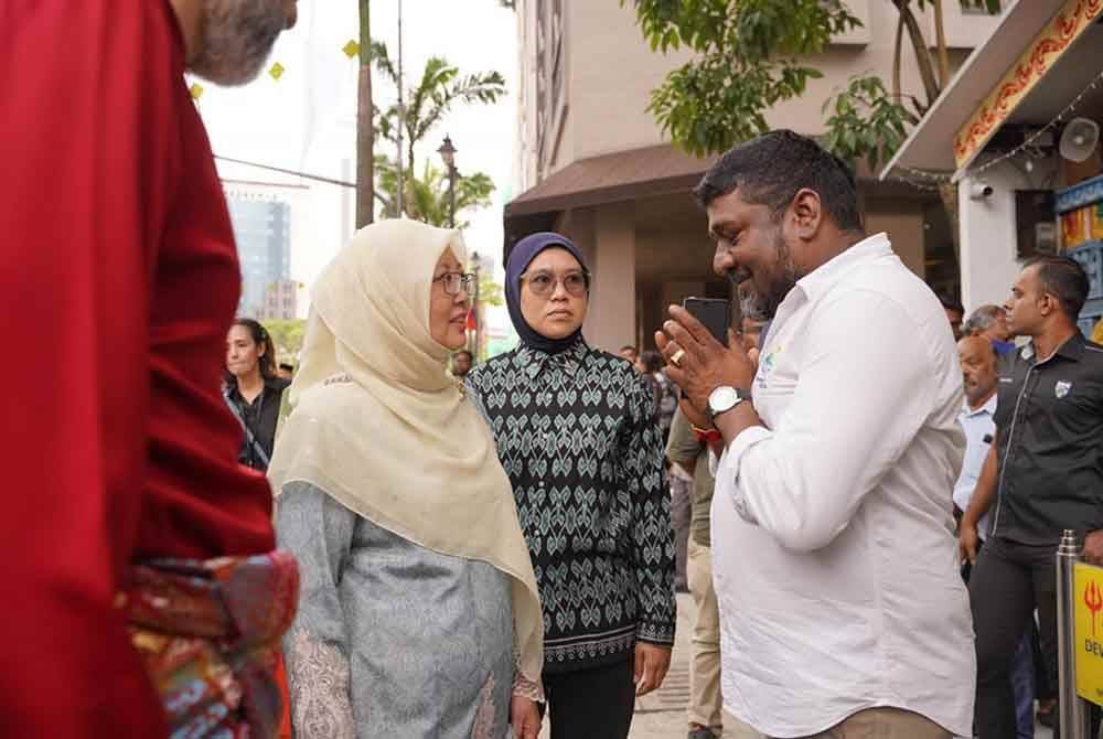 Dr Zaliha bertemu dengan wakil pengurusan kuil ketika Majlis Pecah Tanah Pembangunan Masjid Madani oleh Jakel di ibu kota pada Khamis. FOTO FACEBOOK/ Dr Zaliha Mustafa.