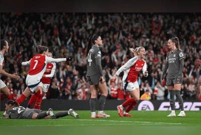 Alessia Russo (dua kiri) menjaringkan dua gol bagi membantu kelab London Utara itu menewaskan Real Madrid 3-0 di Stadium Emirates. Foto Agensi