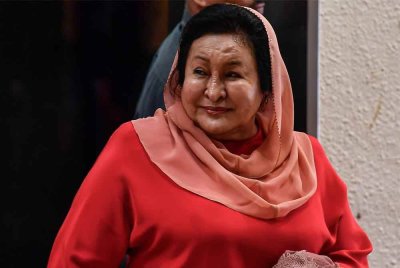 Rosmah diberi kebenaran untuk memasukkan kerajaan dan polis sebagai pihak ketiga dalam saman AS$14.57 juta difailkan terhadapnya oleh Global Royalty Trading SAL.