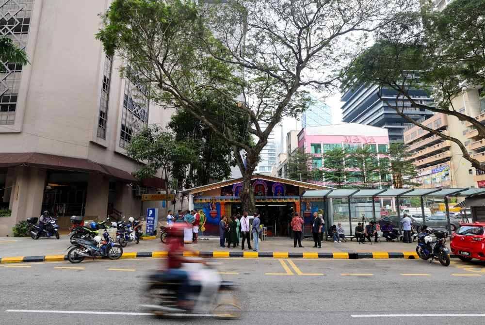 ​Setiap penganut agama berhak untuk beribadat dengan aman, tetapi hak tersebut harus dilaksanakan dalam kerangka peraturan yang sama bagi semua pihak. Foto Bernama
