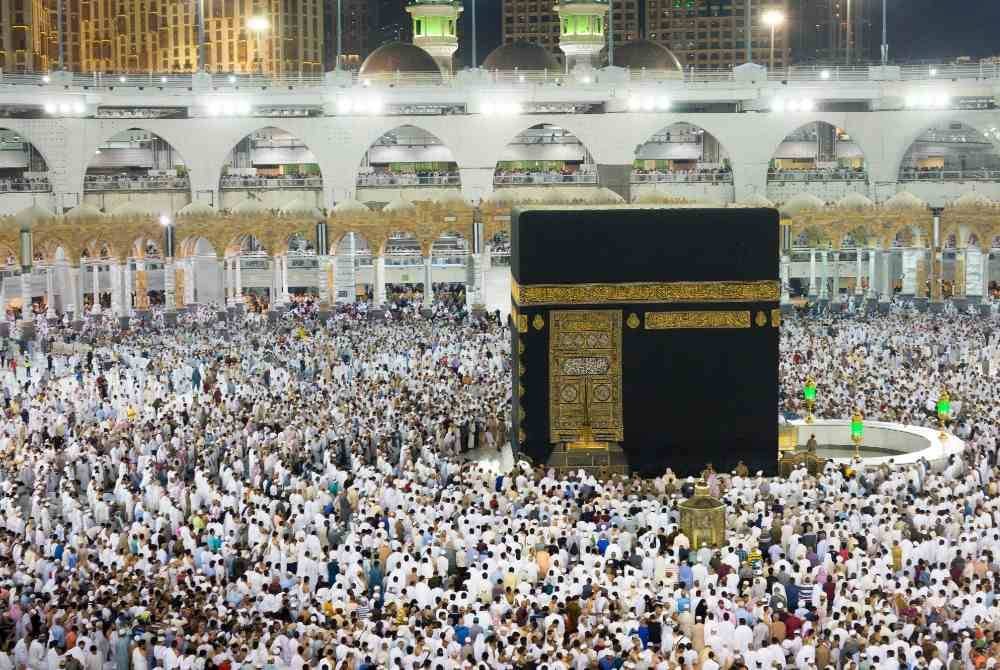KUASAI ilmu dan hukum berkaitan umrah, Tanah Haram dan permusafiran sebelum berangkat mengerjakan umrah. Foto Canva