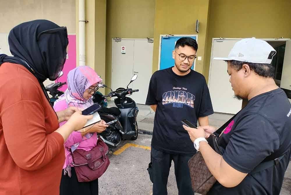 Taufiq ditemui di luar Unit Perubatan Forensik Hospital Hospital Enche' Besar Hajjah Khalsom, Kluang.