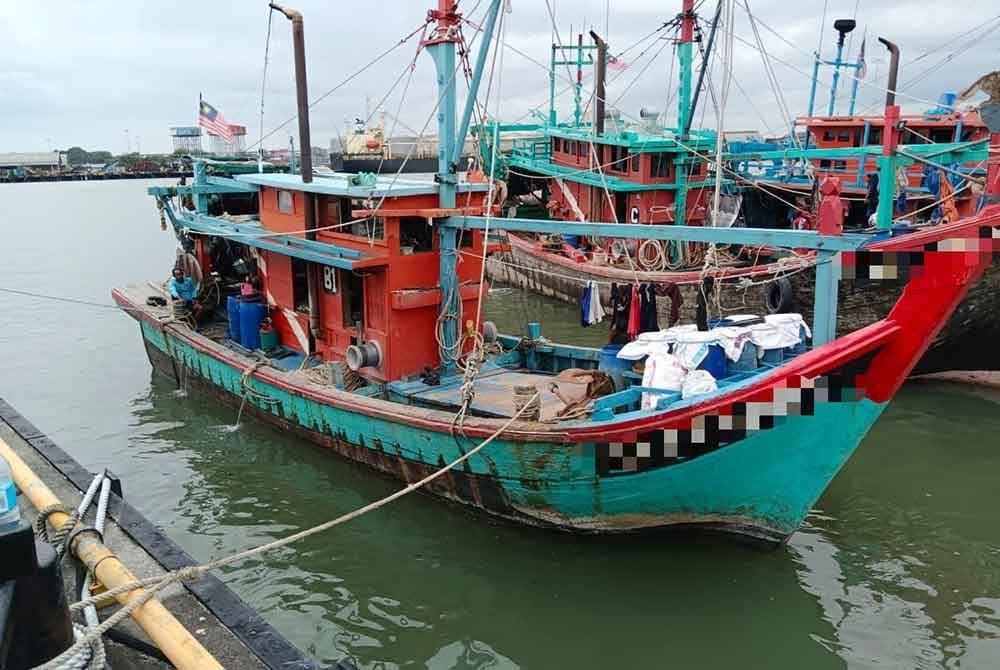 Seorang pemilik vesel pukat tunda didenda RM20,000 di Mahkamah Sesyen Kuala Selangor pada Jumaat.