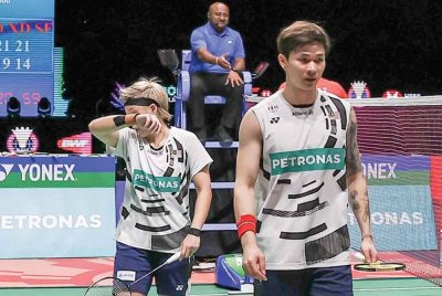 Tang Jie (kanan) dan Ee Wei bakal digandingkan dengan pasangan baharu. Foto Agensi.