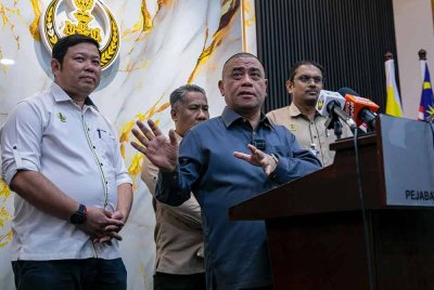 Saarani ketika sidang media di Pejabat Menteri Besar pada Jumaat.