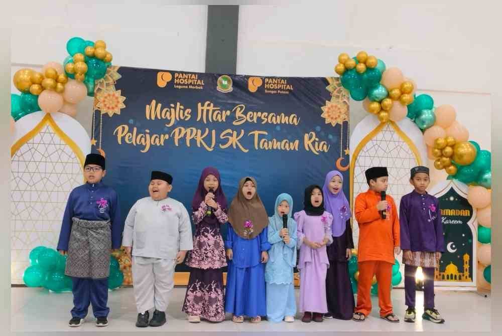 Persembahan murid PPKI sempena Majlis Iftar Pantai Hospital.