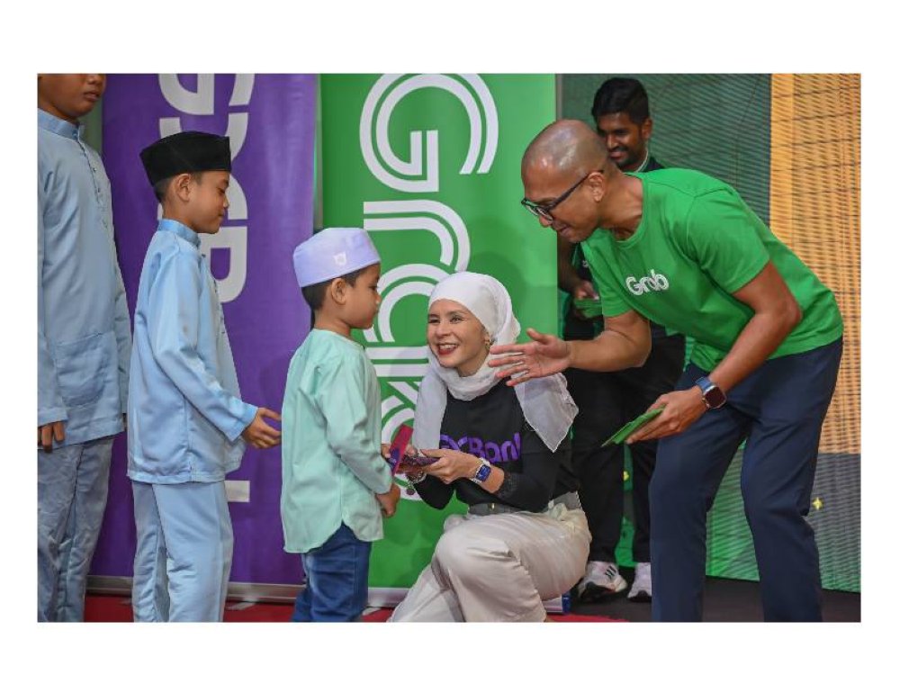 Grab dengan kerjasama GXBank dan komuniti rakan pemandu serta penghantarnya telah menyediakan bubur lambuk dan menganjurkan majlis iftar bersama rakan Grab, keluarga mereka serta anak-anak dari Yayasan Islam Darul Ehsan (YIDE).