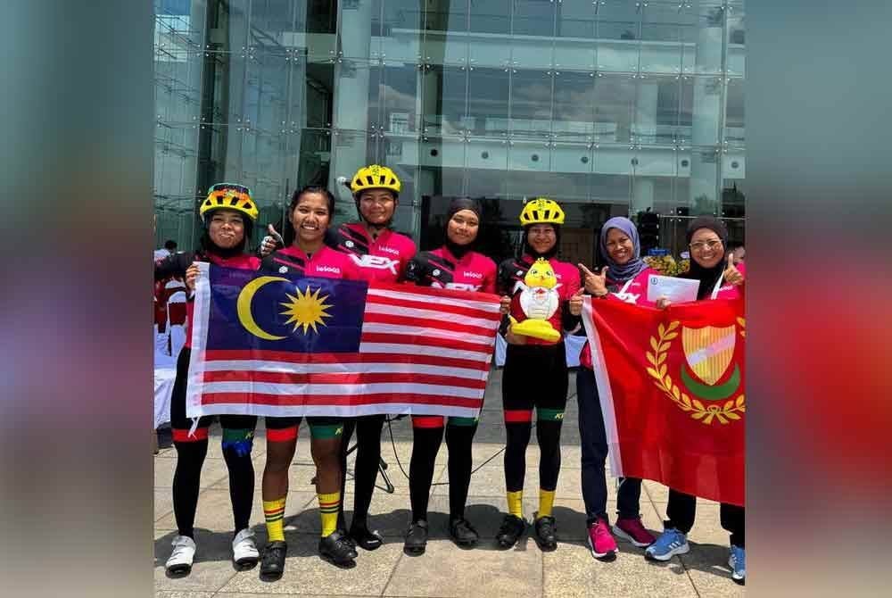 Pasukan berbasikal wanita Kedah. Foto FB Majlis Sukan Negeri Kedah